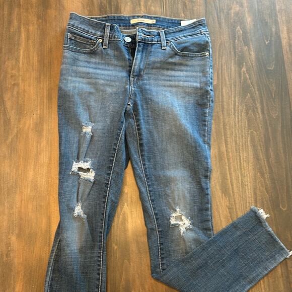 Levi's Denim - Women’s Levi skinny jeans size 26